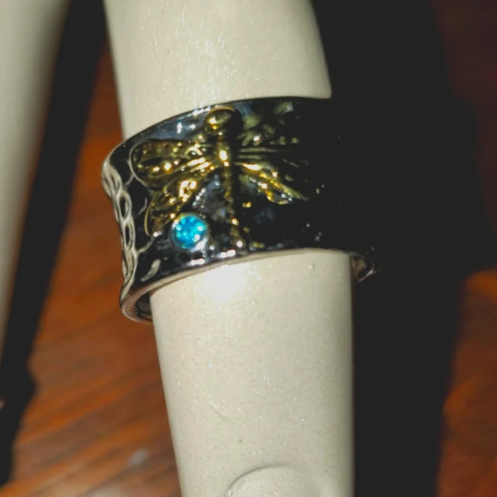 New silver alloy Band Dragonfly Jewel hammered Ring size 7